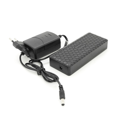 8ми портовий Gigabit Ethernet комутатор ONV-H3008ES в чорному корпусі, 8*1000Мб портів, 12В 1Ач, 132×55×23.9мм