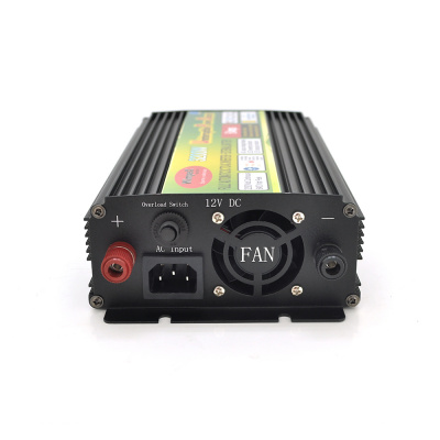 Інвертор напруги Wm-3200 (1900Вт) + Charge 8A, 12/220 з апроксимованою синусоїдою, 1 універсальна розетка + USB, клем + крокодили